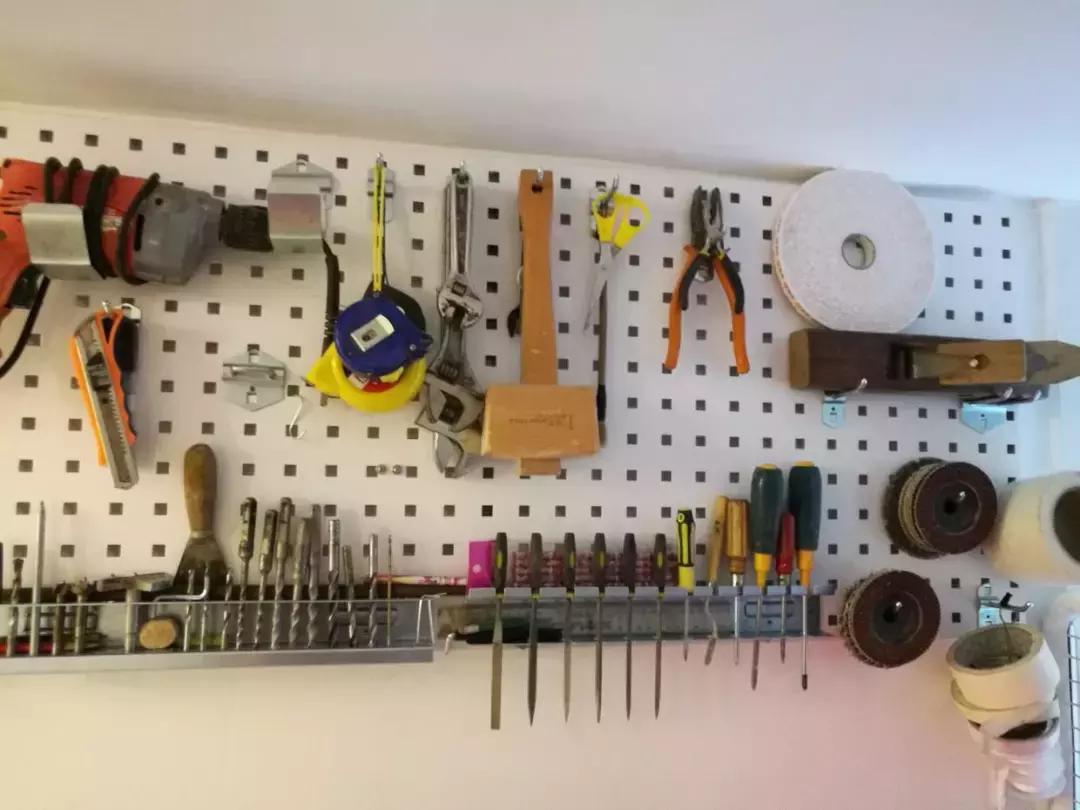 为了女儿买76㎡学区房，改造后竟被隔出8间房！客厅就有40㎡