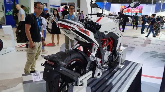 隆鑫新款摩托车,隆鑫发动机街车