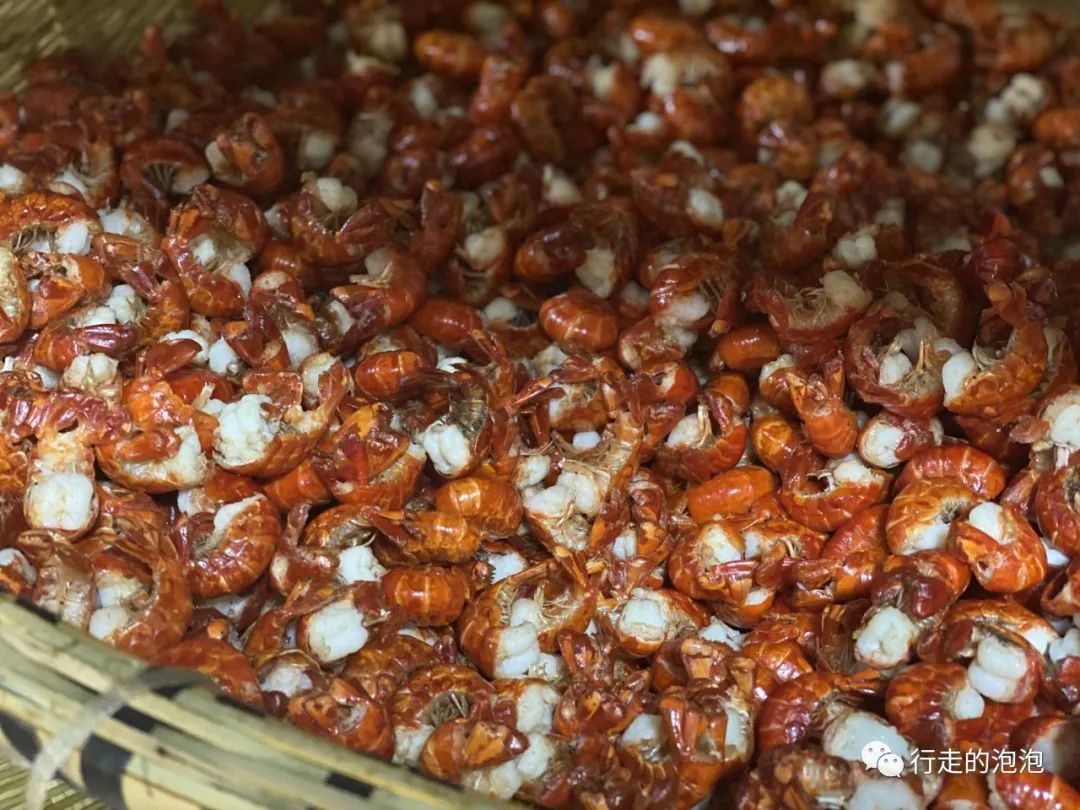 「岳阳攻略」被誉为“湖南夜宵扛把子”的烧烤城，还是小龙虾基地