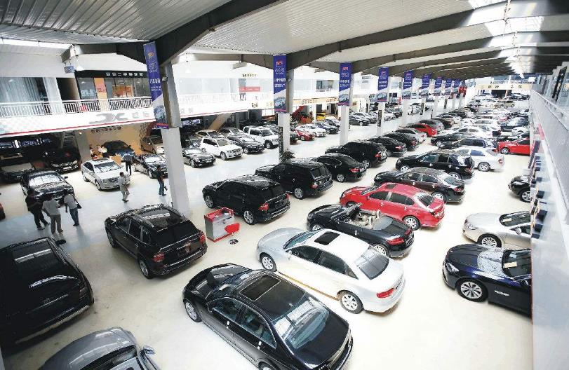 十万左右买个新车还是二手车好,10几万买新车好还是二手车好