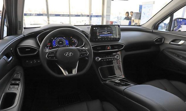 现代全新胜达和汉兰达哪个好,汉兰达和胜达哪个更值得买