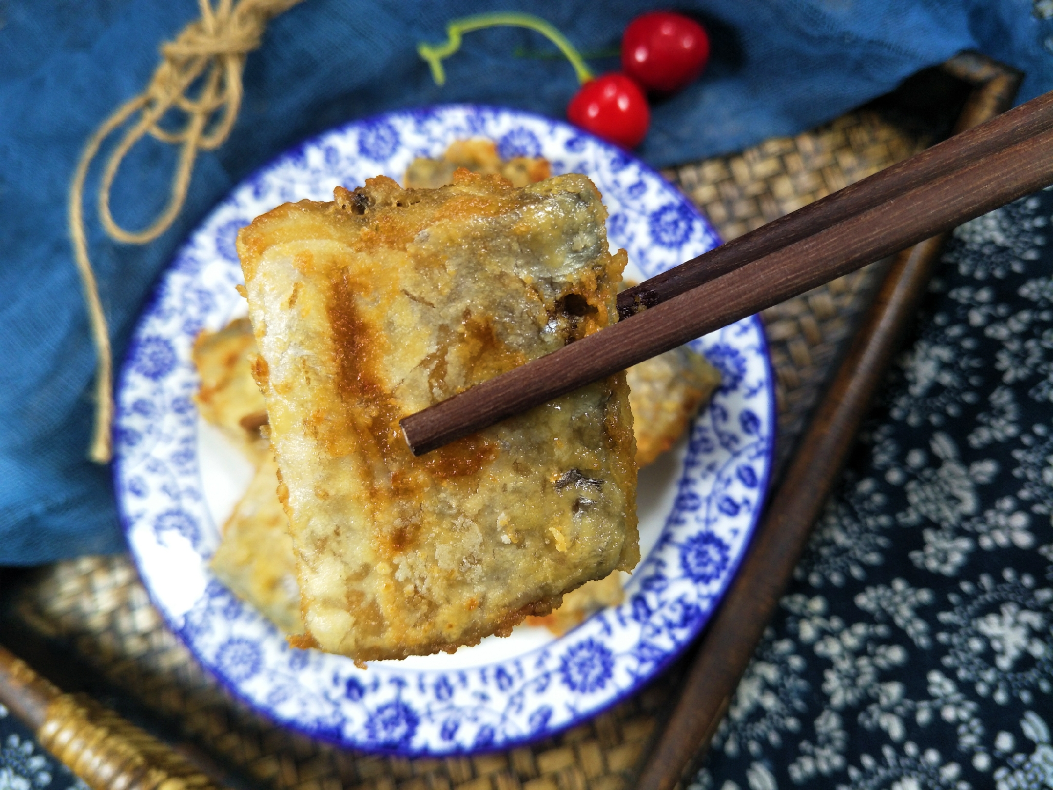 如何炸带鱼不老好吃,老东北美食干炸带鱼的正确方法