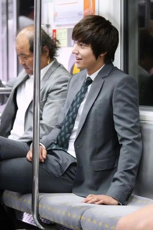 永远的君主李敏镐造型,李敏镐永远的君主发型