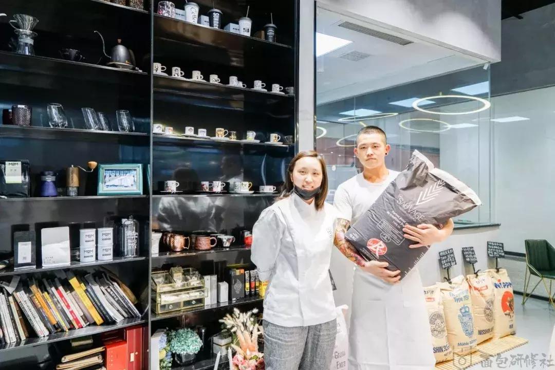 从私房烘焙到开店,从私房到门店