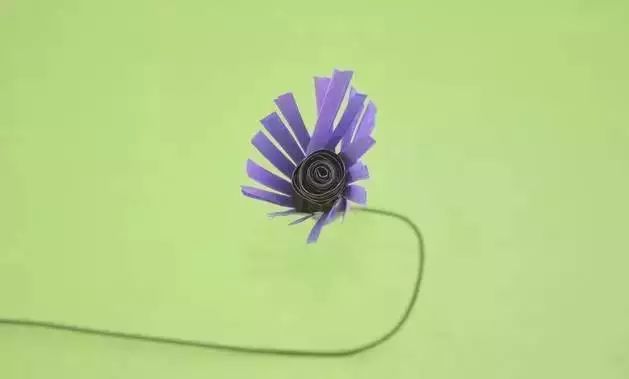 银杏叶手工花贴画幼儿园简单,彩色皱纹纸怎么做手工花幼儿园