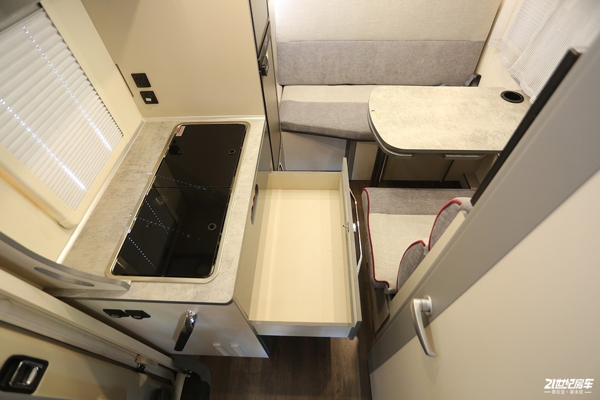 览众自由炮皮卡b型房车价格,2024款览众自由炮房车测试