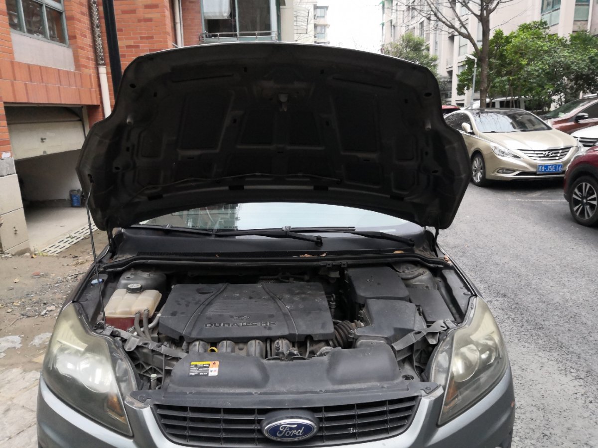 经典福克斯两厢还有人开吗,福克斯两厢新款对比老款