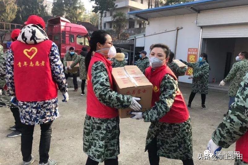 他们的付出值得铭记,他们的身影我们应该永远铭记