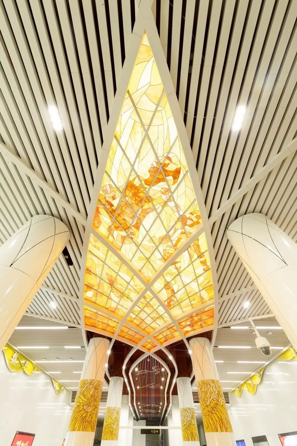 奥体中心三号线,奥特之光