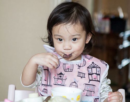 甜馨改名随李小璐姓？大名疑似李奕涵，孩子改名需贾乃亮同意