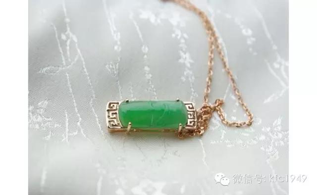 洗澡可以戴翡翠貔貅吗,翡翠吊坠洗澡可以戴吗