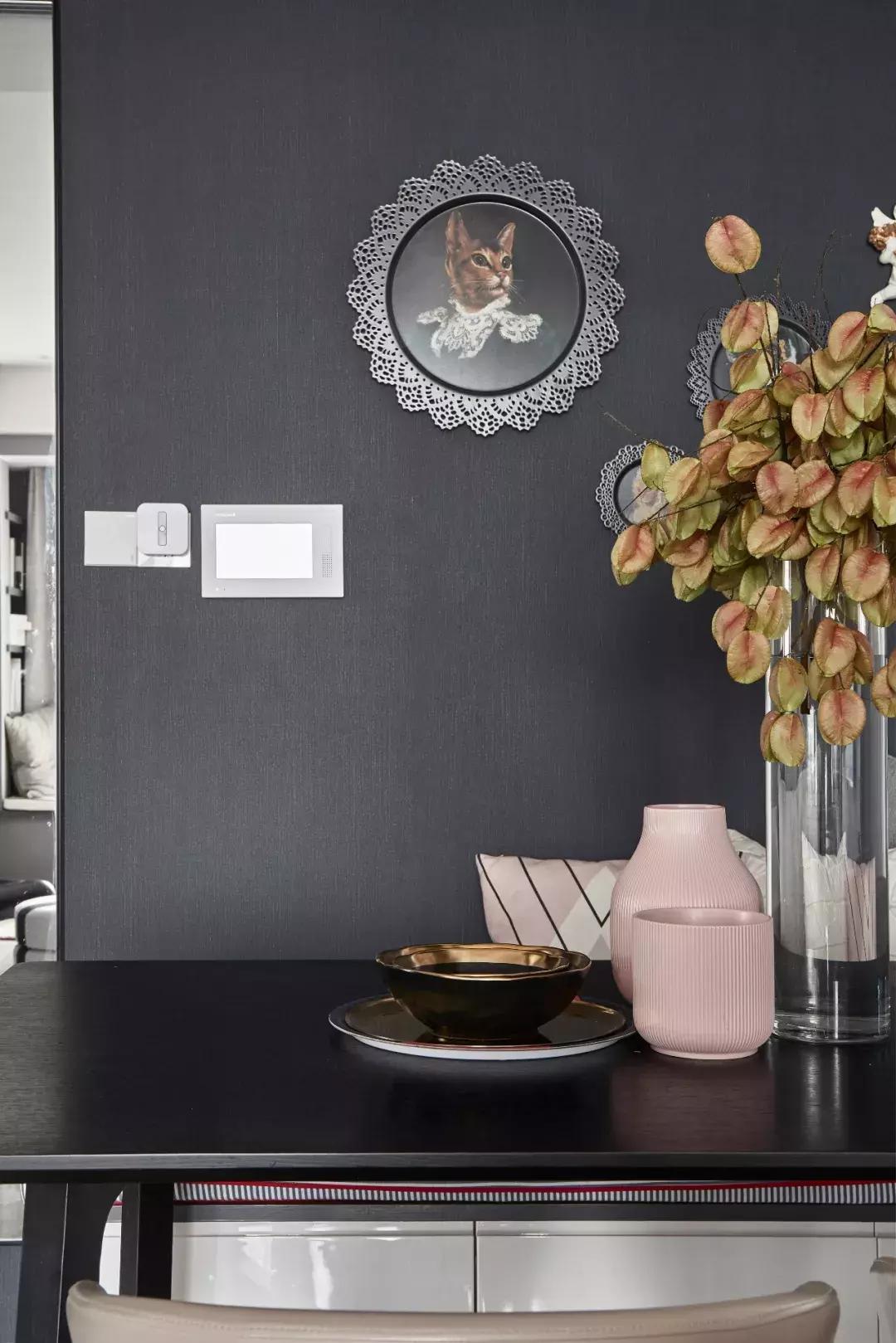 高级灰粉色卧室装修案例,高级灰的颜色铺在家里简约大气