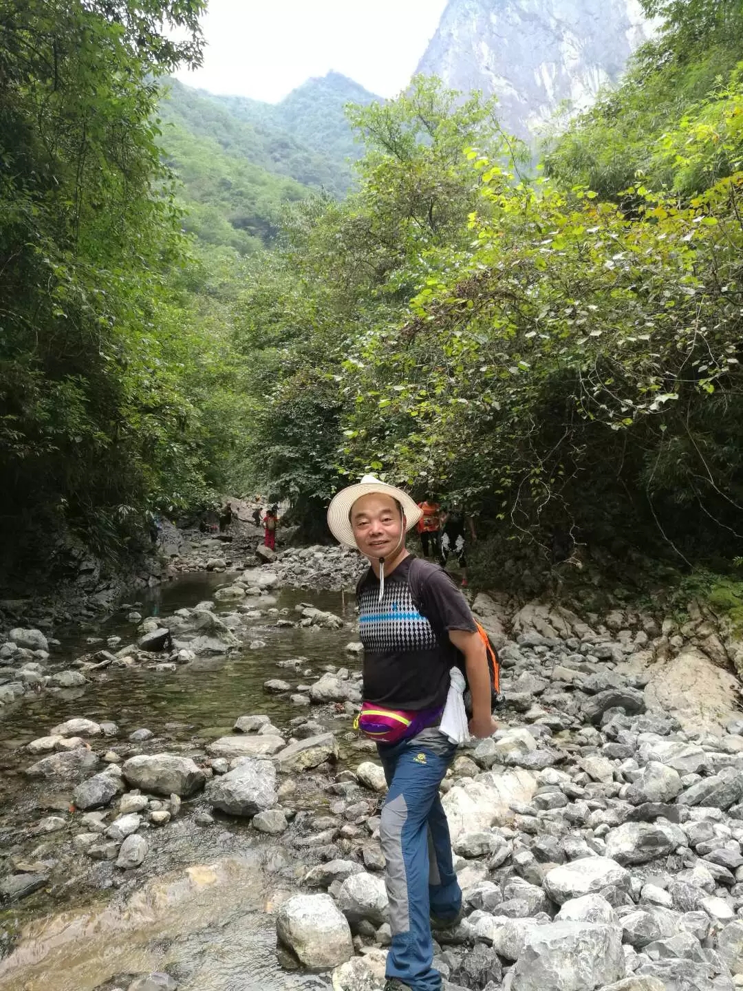 西漂湾瀑布群,建始西漂湾瀑布群