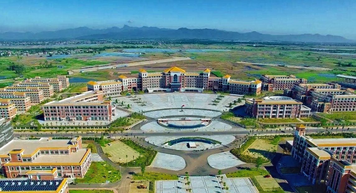 乐东黎族自治县有几个高中学校,海南的乐东县有哪几个高中