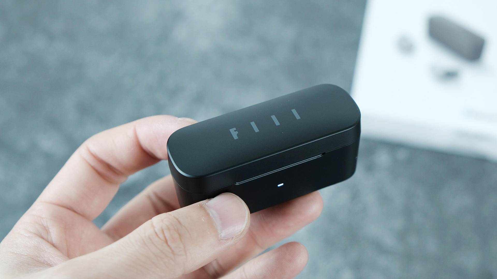 fiilt1lite测评是入耳的嘛,fiilt1和fiilt1lite耳机