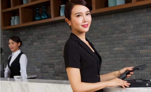 为什么酒店前台工资低还要熬夜,酒店前台工作长期夜班好吗