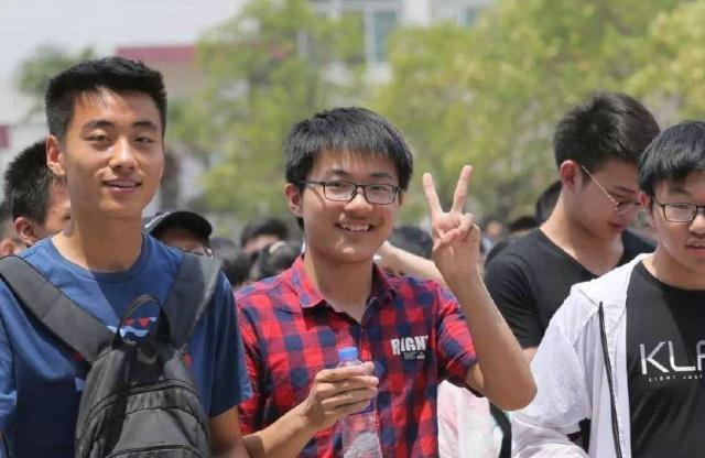 专科生一直犹豫要不要专升本,专科生应不应该专升本很迷茫