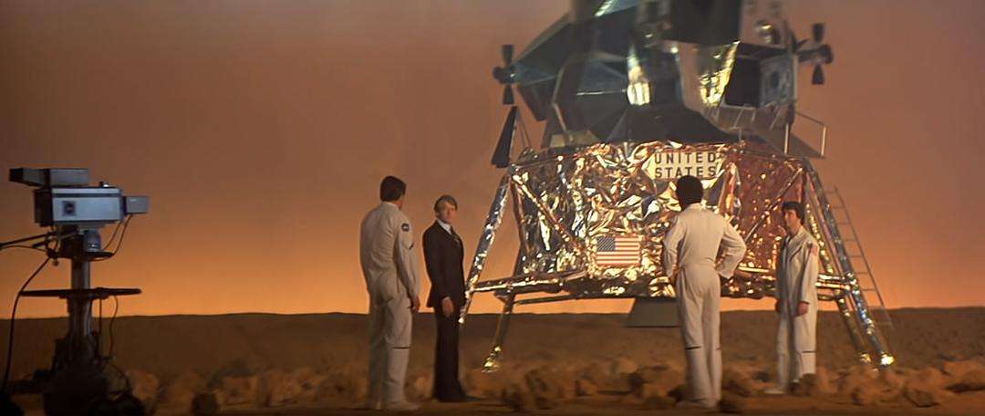 阿波罗11号登月真的成功吗,阿波罗11号第一次登月球是真是假