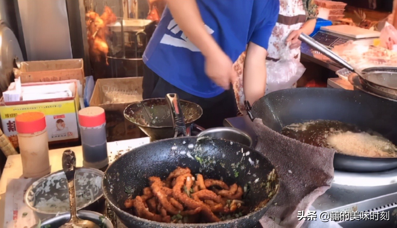 常熟附近美食街火爆小吃,常熟特色地摊小吃