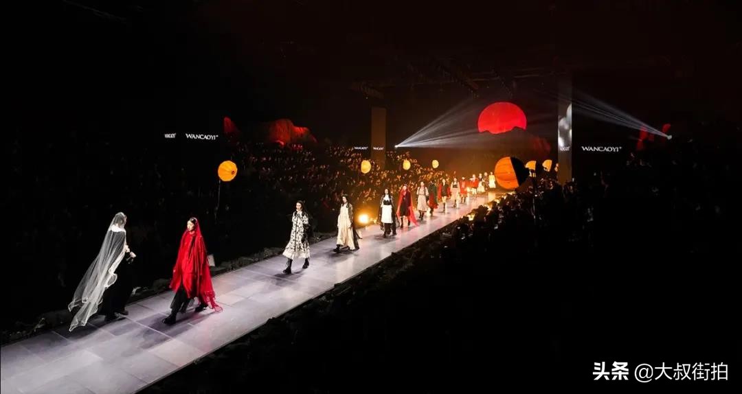 网红型男大叔街拍,大叔走秀视频网红