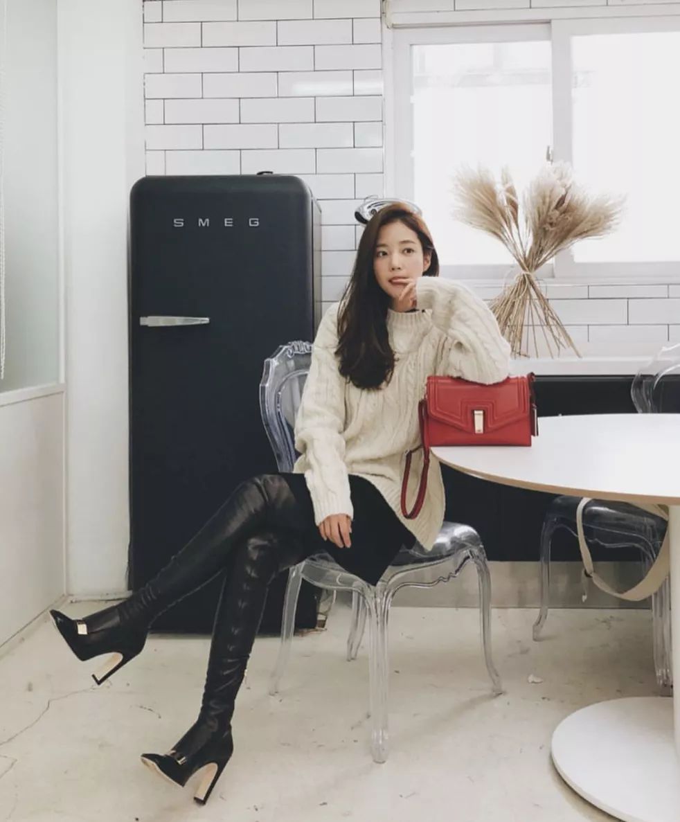 欧美时尚博主穿搭示范冬,韩系慵懒风冬季穿搭博主