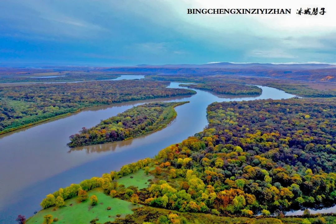 深秋的大兴安岭色彩斑斓,大兴安岭的秋天美景