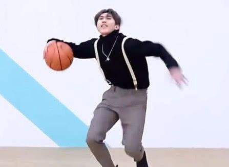 蔡徐坤干了啥坏事,为什么遭到全网黑?网友:我希望他去陪科比