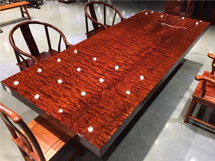 苏州家具城土豪桌*局骗**!8万天价桌出厂就9千,原料极像棺材板