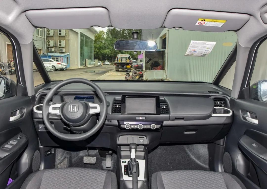 本田飞度配置低到什么程度,一辆车能简配到什么程度