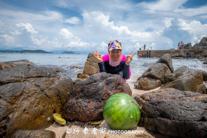 这个荒岛超多海胆和鲍鱼,但不能抓只能看,登岛还必须入境香港