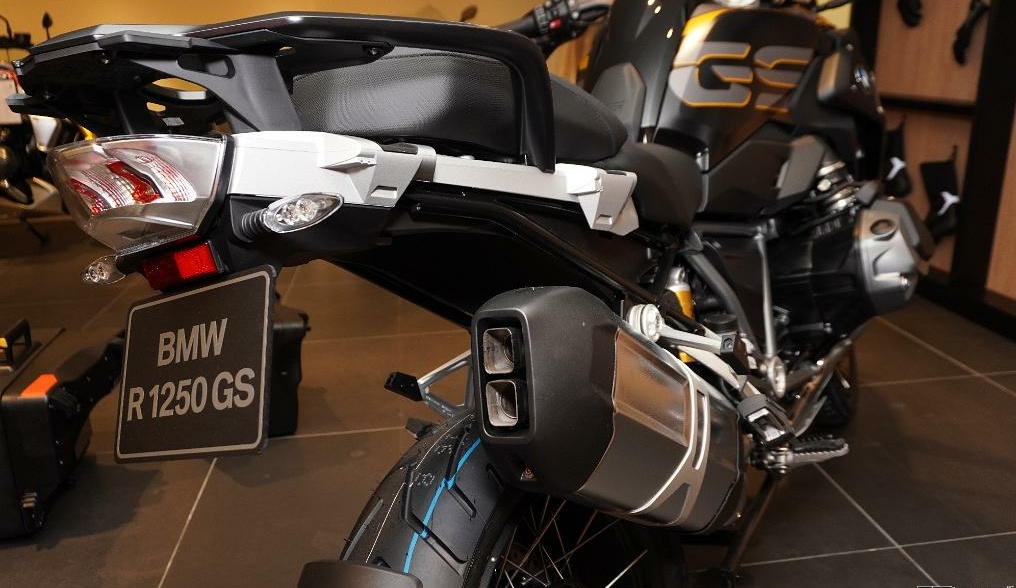 宝马r1250gs探险版能跑多快,宝马r1250gs探险版座高展示