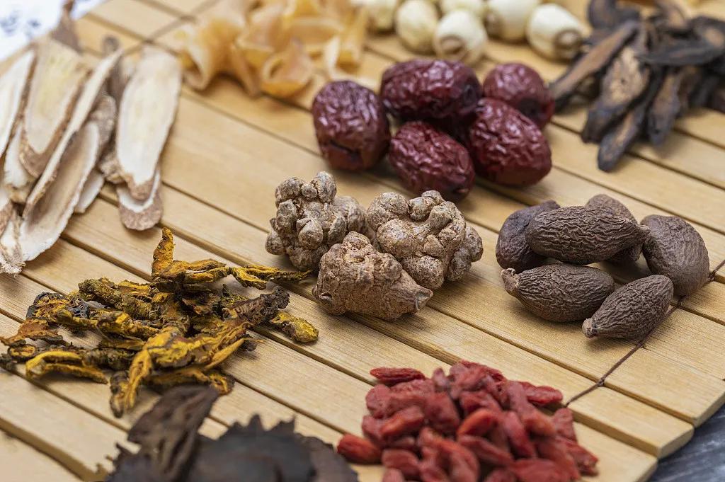 中药有什么禁忌和注意事项,服用中药有禁忌大家一定要注意