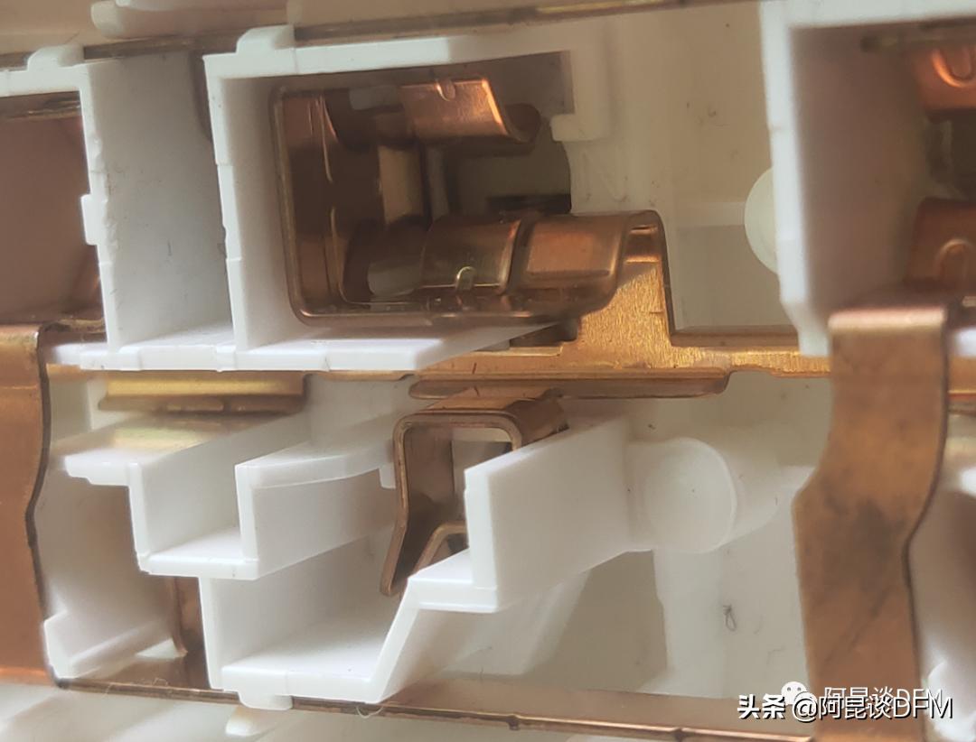 拆解小米插板,小米插座拆解评测