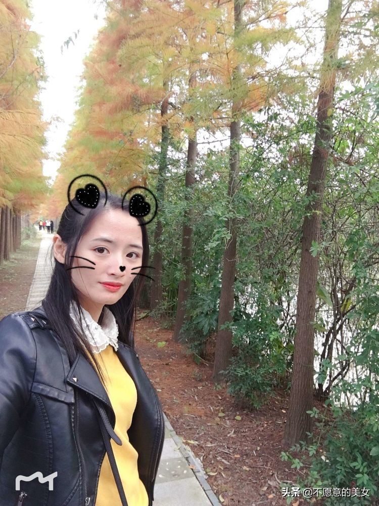 可爱的少妇自拍越来越丰满越来越成熟了