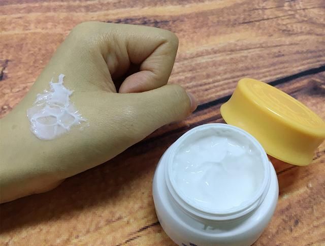 宝宝面霜弱酸性润肤乳评测,贝亲凡士林和松达面霜哪个好