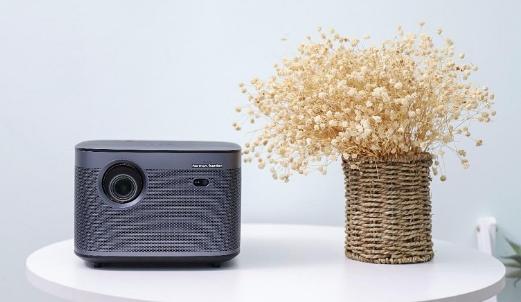 什么品牌的家用投影仪好用,投影仪排行榜家用投影仪推荐