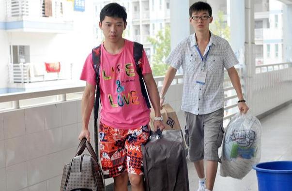 不参加高考,如何上大学?主要有4个渠道,学姐:看自身情况选择