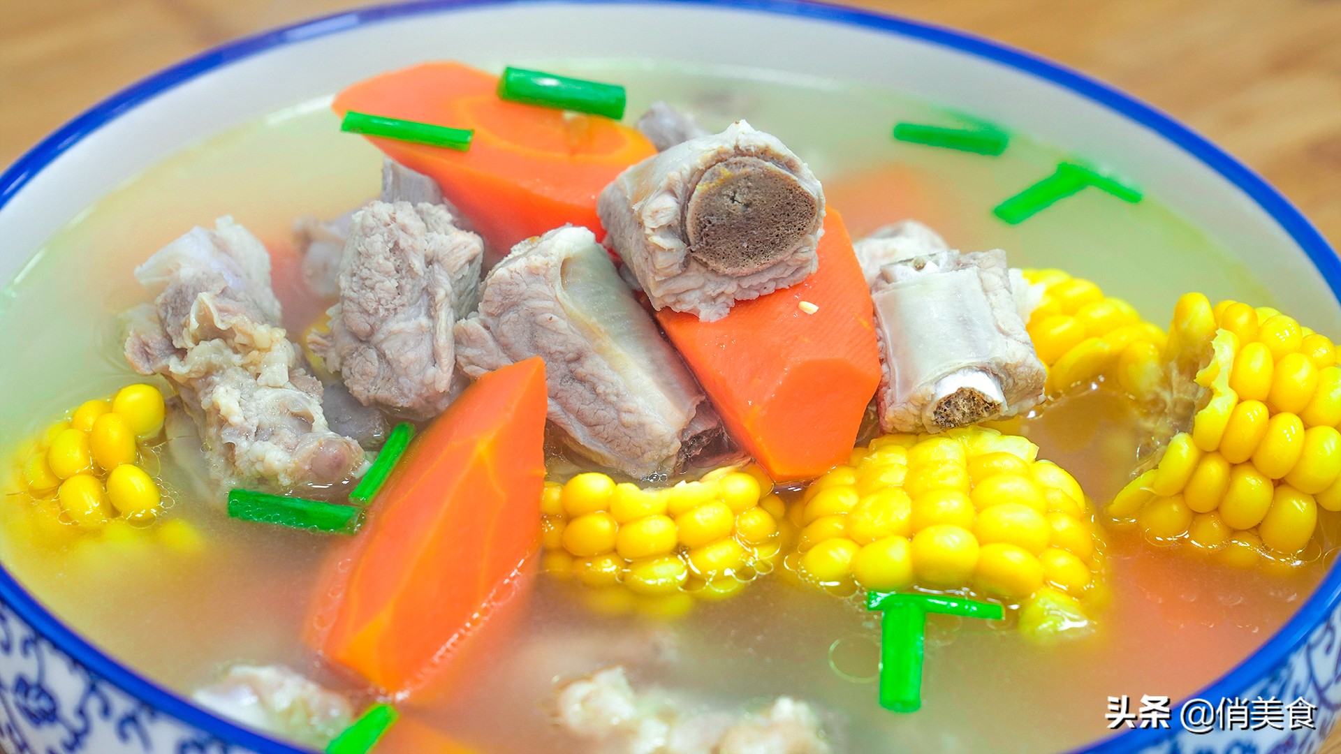 炖排骨汤千万别加水,炖排骨时切记不要先焯水