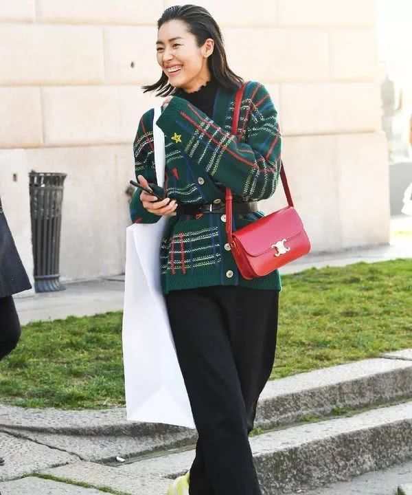 刘雯大包包推荐,刘雯同款豹纹包包