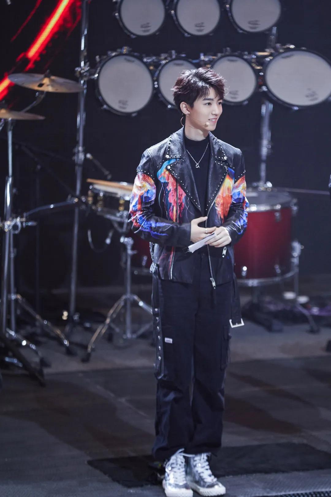 80年代复古港风男星,夏季穿搭最好看的男明星