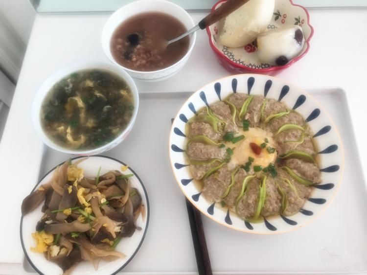 作为一枚妊糖高产妇，月子里这样吃，吃出心得，记录一下菜谱