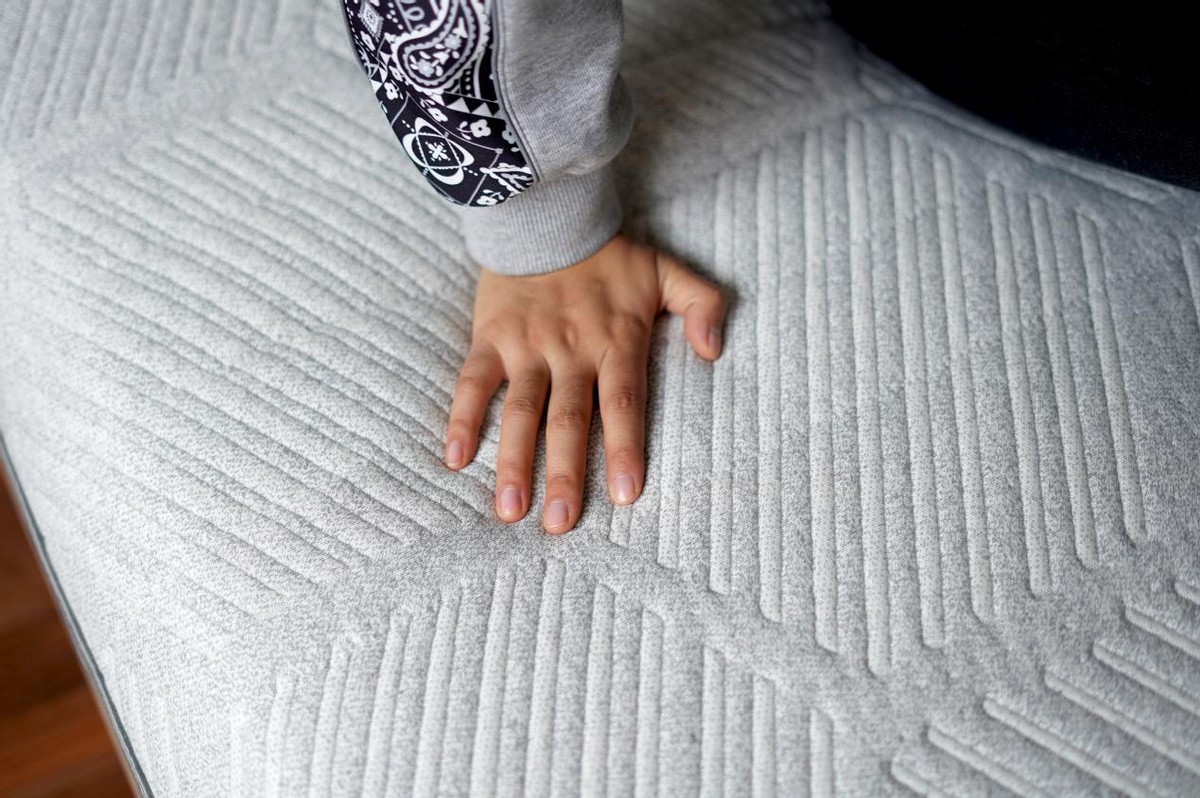 米粉亲自来验货售价两千多的8H金刚护脊乳胶床垫到底值不值