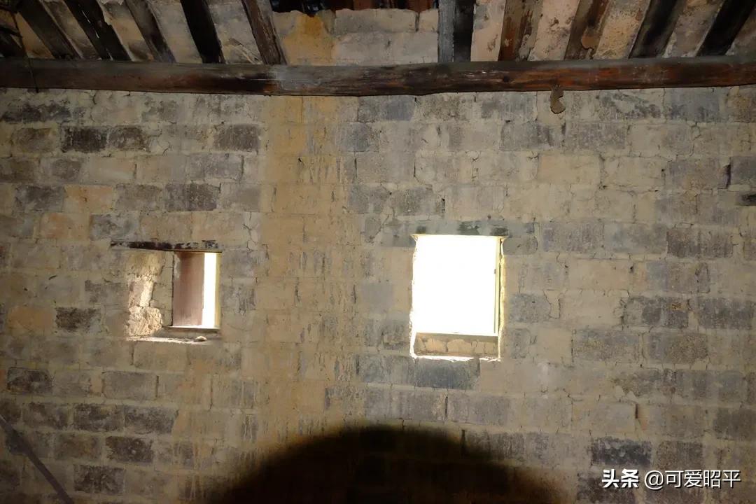 贺州昭平长寿之乡,昭平县百年炮楼图片