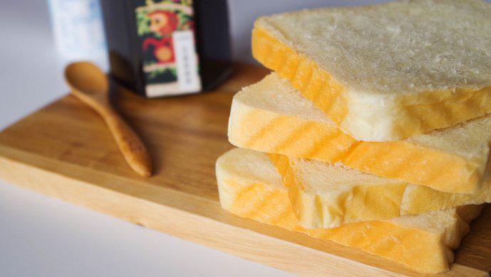 吐司面包怎么做不干硬,吐司面包为什么外边干硬