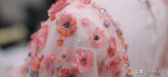 香奈儿的鞋子穿几次就报废,香奈儿鞋过水坑