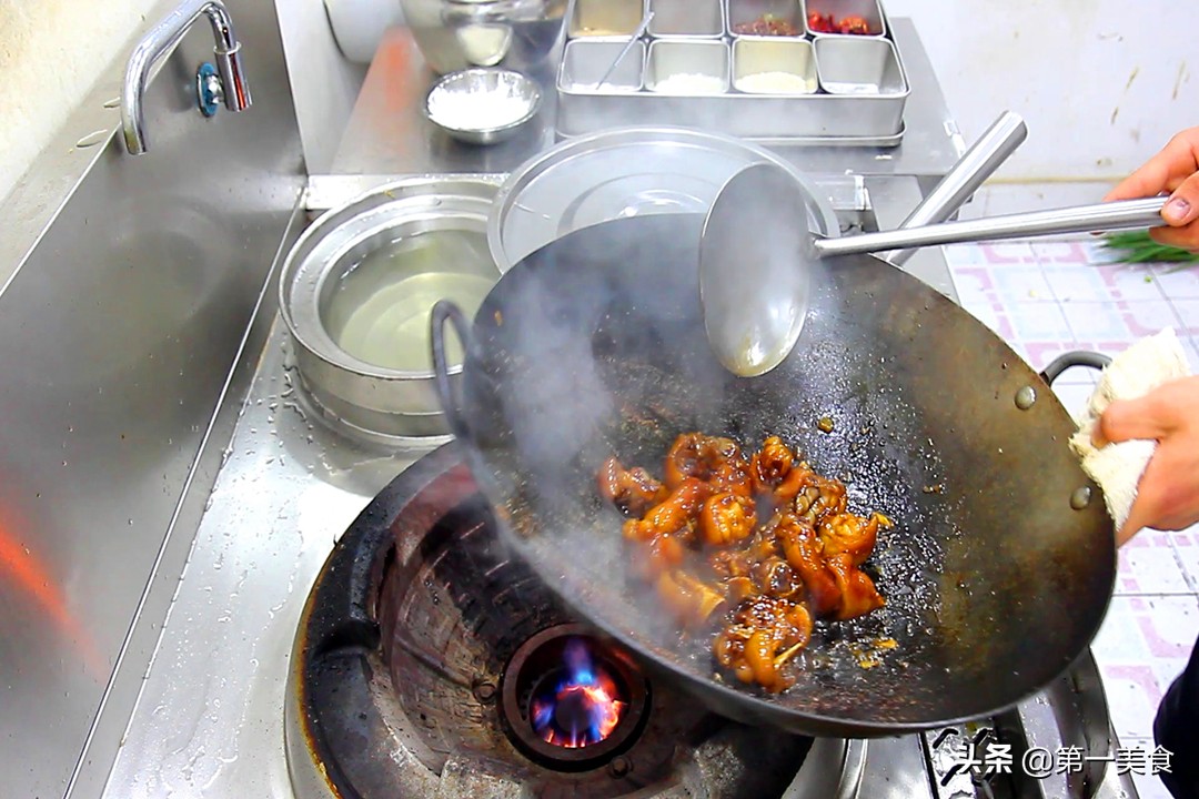 电高压锅炖猪蹄水需要没过猪蹄吗,炖猪蹄怎么不烧干