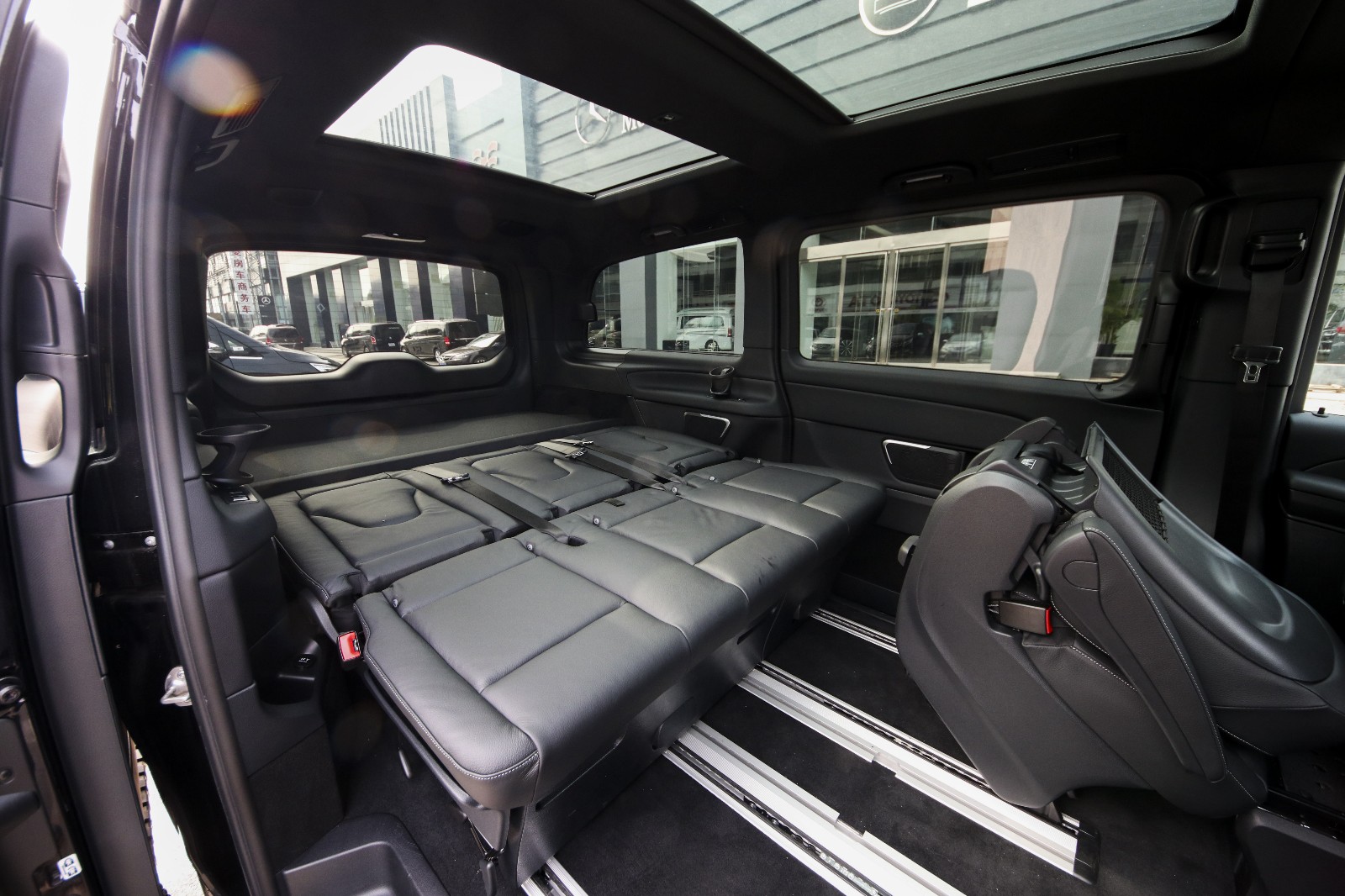 奔驰v250d四驱商务豪华mpv价格,柴油奔驰mpv