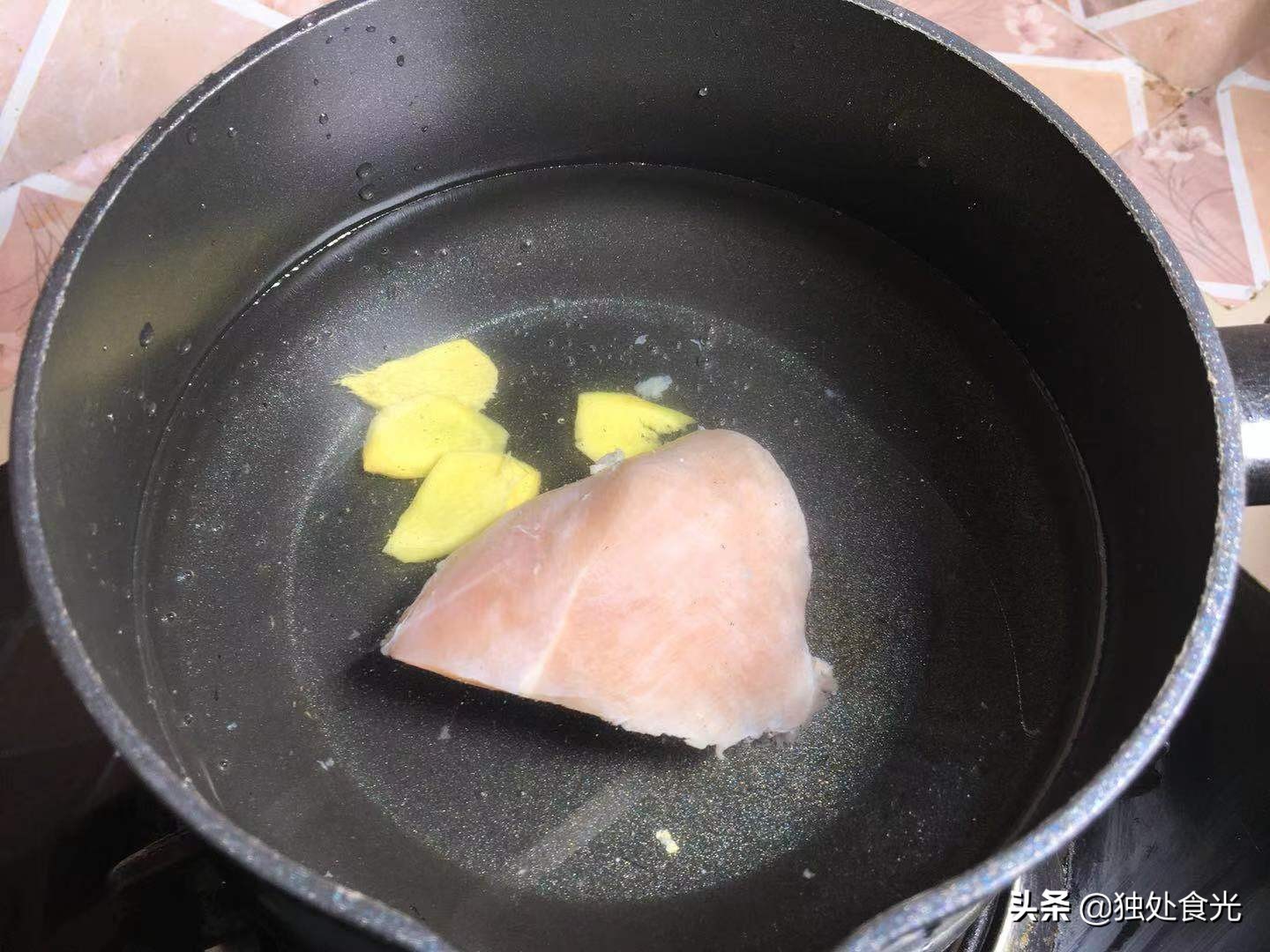 魔芋丝的做法减肥食谱凉拌,魔芋丝怎么做低脂好吃