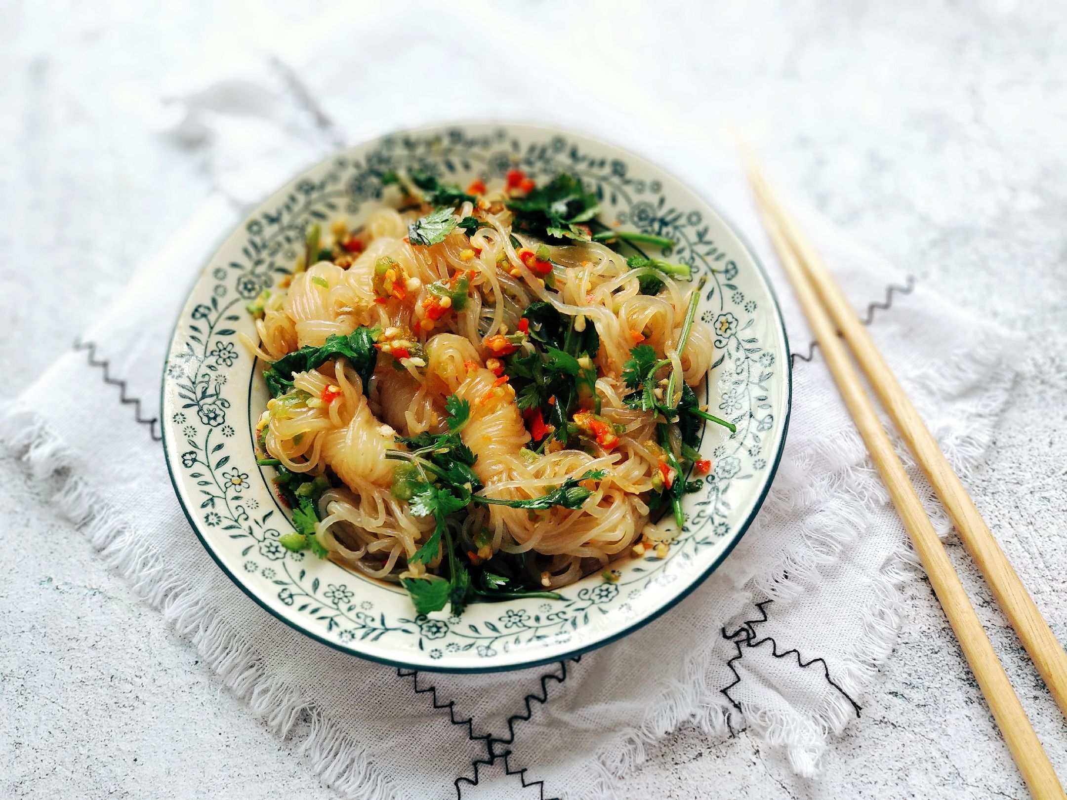 凉拌魔芋丝最正宗做法,酸辣凉拌魔芋丝的家常做法