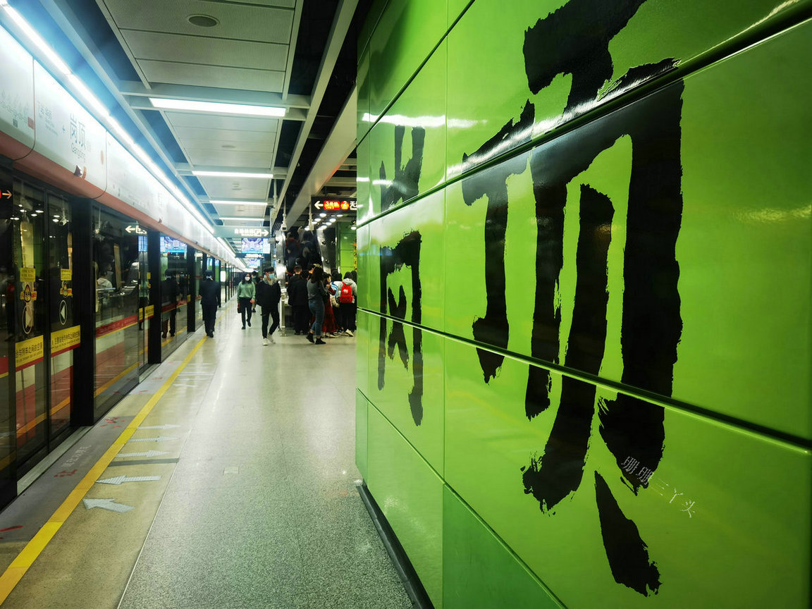 实拍广州6个地铁站,在“就地过年”的倡议下,坐车的寥寥无几?